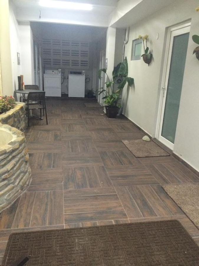 Segovia Studio Units Carolina Luaran gambar